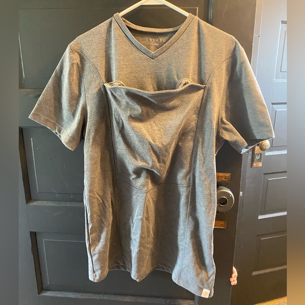 Lalabu men’s baby wearing t-shirt